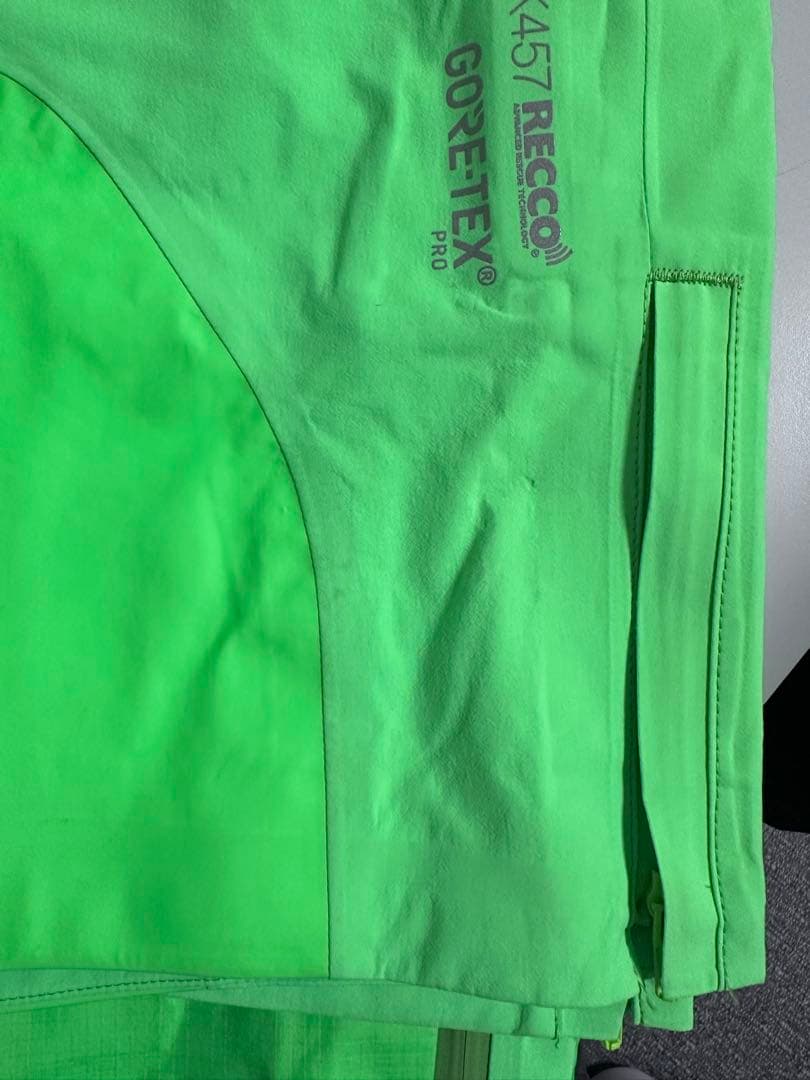 Burton AK457 GORE-TEX PRO ビブパンツ RECCO搭載