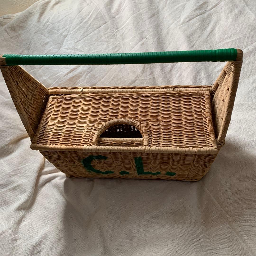 籐製バスケット C.L.の文字入り　インテリア雑貨　マガジンラック