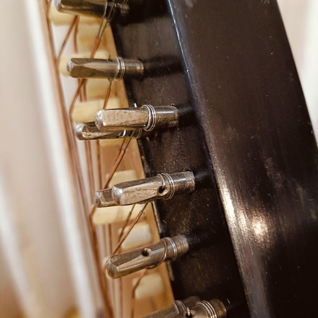 　楽器　バンデューラ　縦琴　ライアー　ハープ　ライヤー　民族楽器