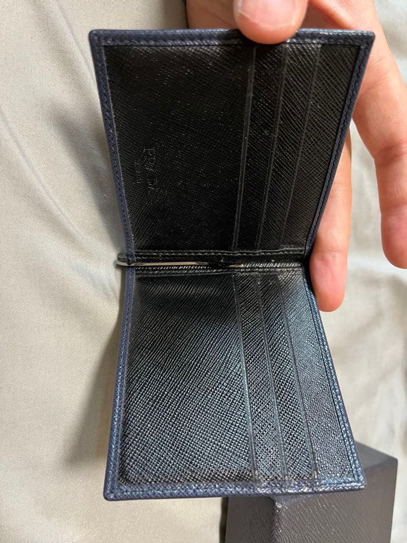 PRADA ネイビー レザー マネークリップ　財布