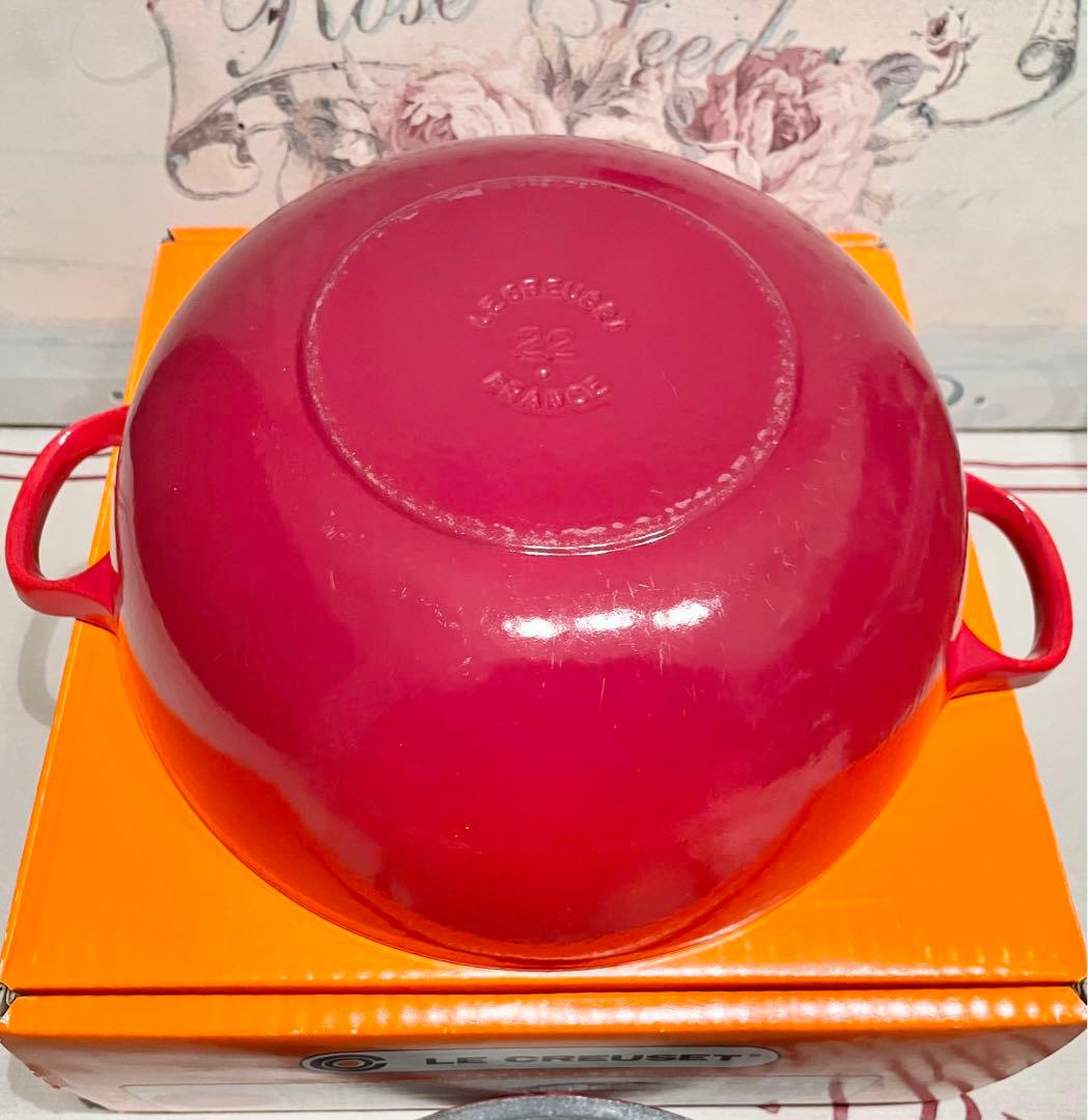 ＊＊マルミット２２cm　ル・クルーゼ＊＊美品　レッド