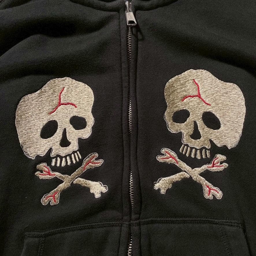 ペ*ー様 【希少美品】東洋エンタープライズ スカル刺繍 ジップパーカー TT63