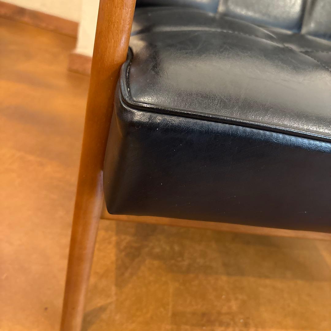 カリモク60 1人掛けソファ 黒①