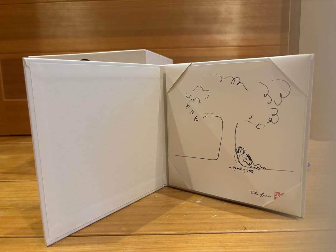 ジョン・レノン シグネイチャーボックス（完全限定生産）
