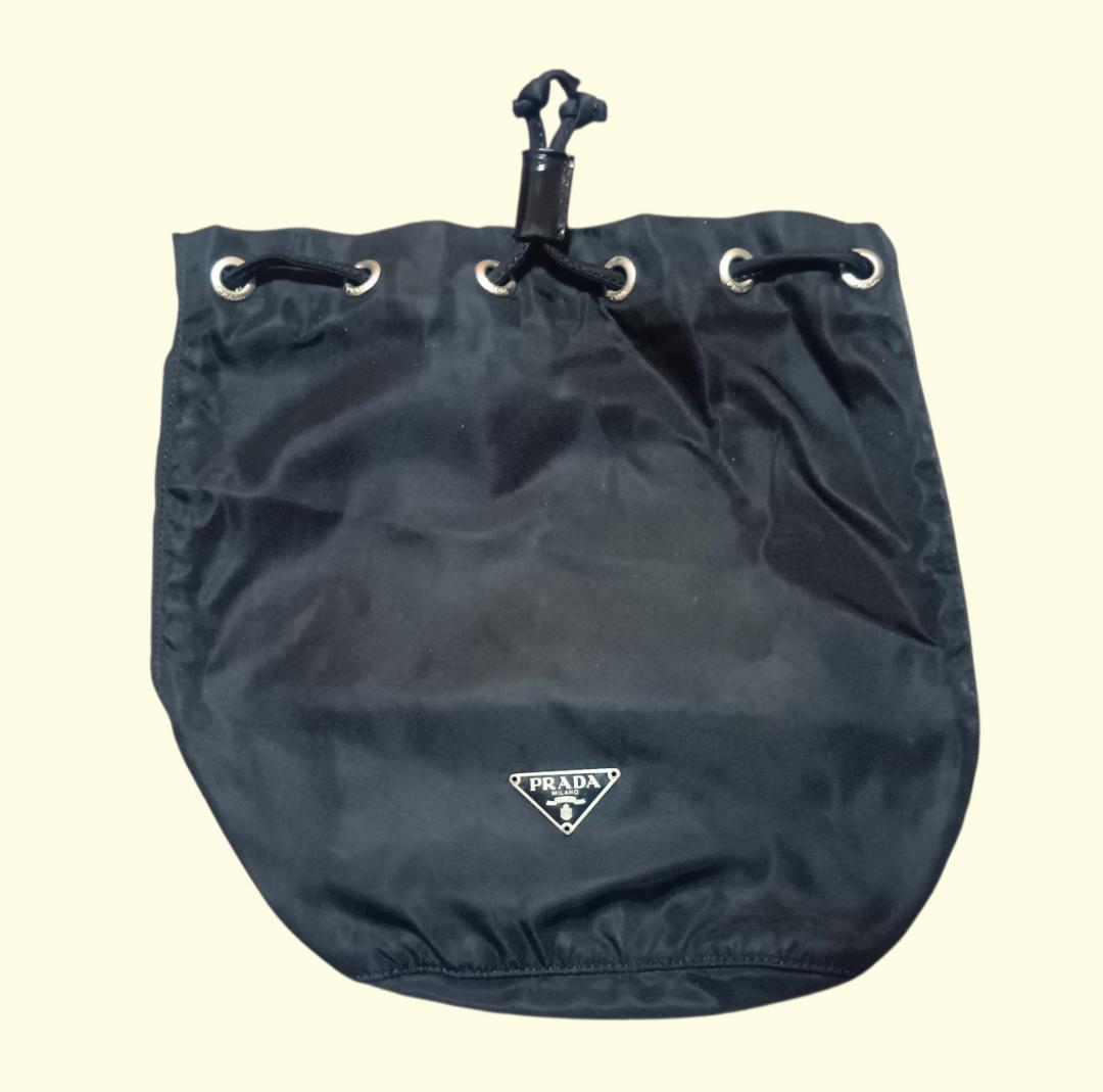 PRADA ブラック ナイロン ポーチ　未使用　美品