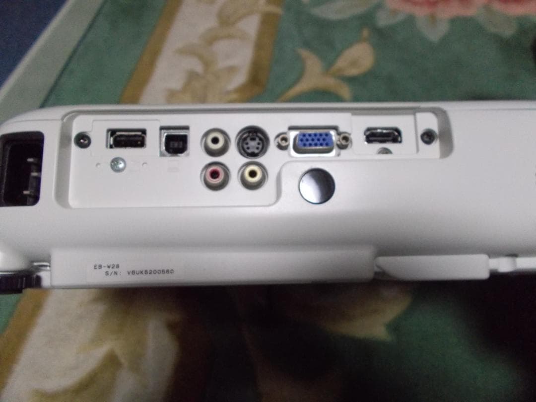 Epson EB-W28 プロジェクター 本体 ＆ケーブル, リモコン付き