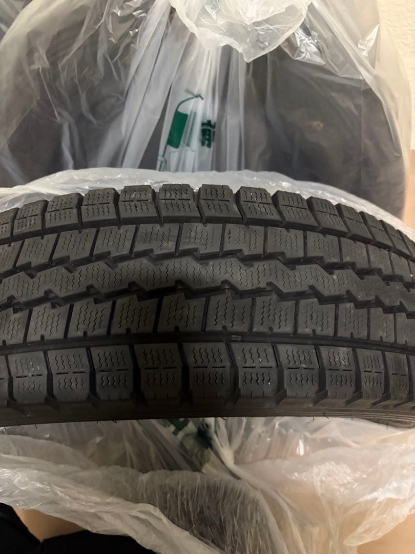 來沖さん専用 トラック、ハイエース　スタッドレスタイヤ