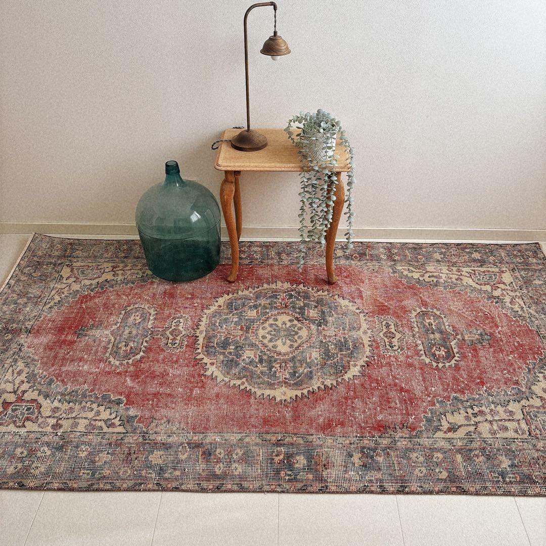 トルコ　ヴィンテージラグ　赤　ネイビー　メダリオン