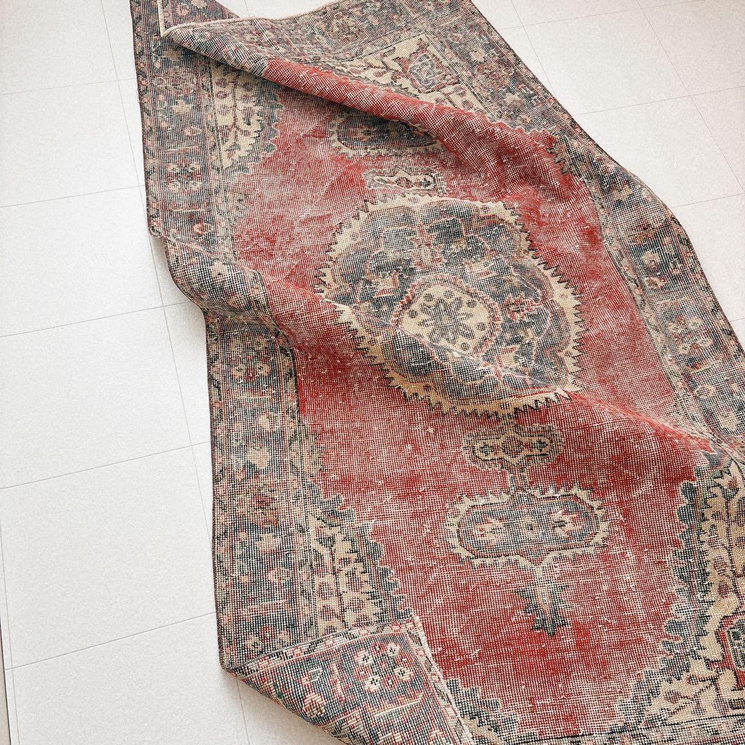 トルコ　ヴィンテージラグ　赤　ネイビー　メダリオン