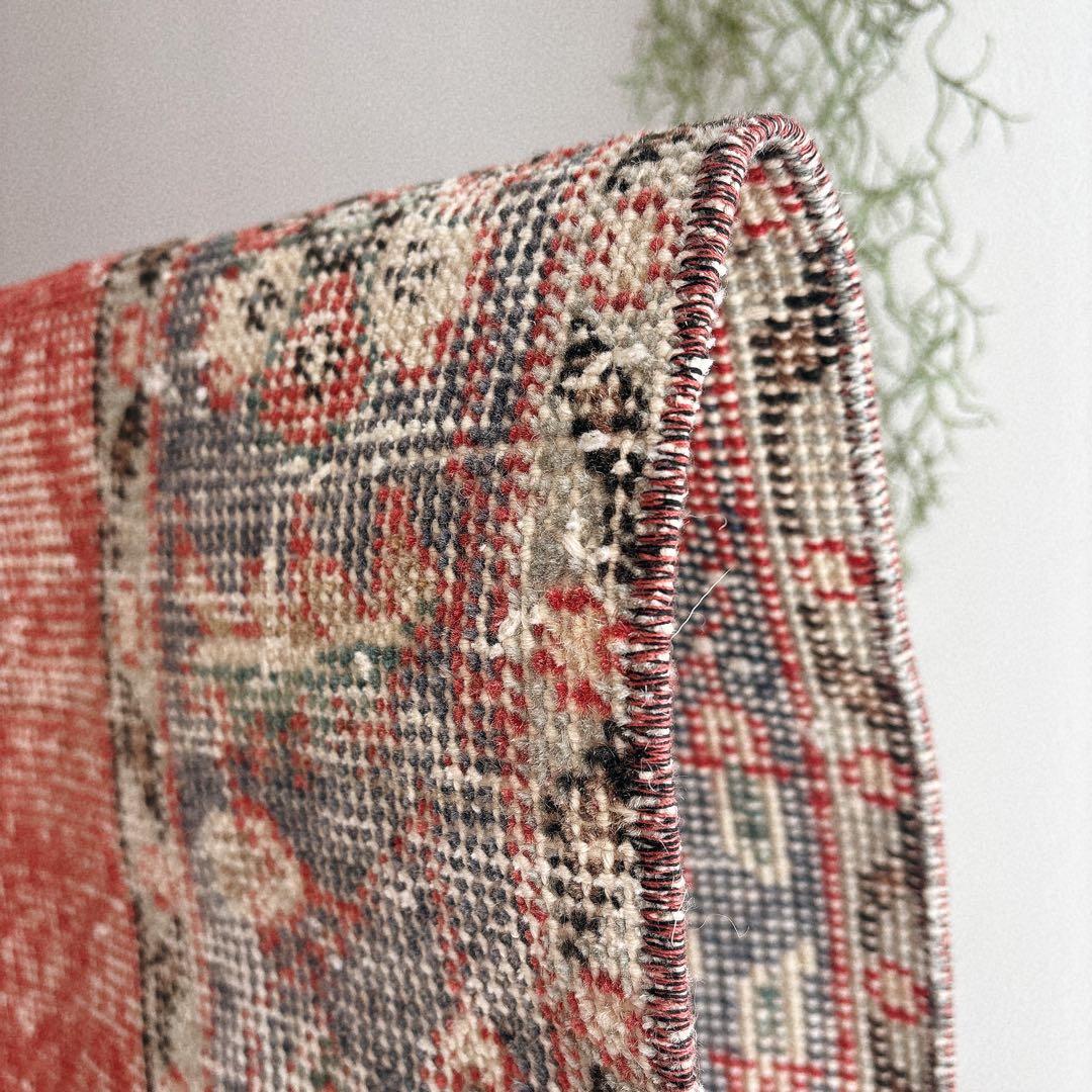 トルコ　ヴィンテージラグ　赤　ネイビー　メダリオン