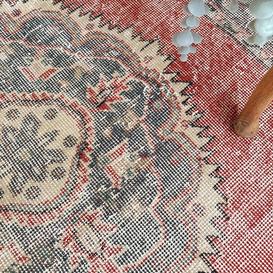 トルコ　ヴィンテージラグ　赤　ネイビー　メダリオン