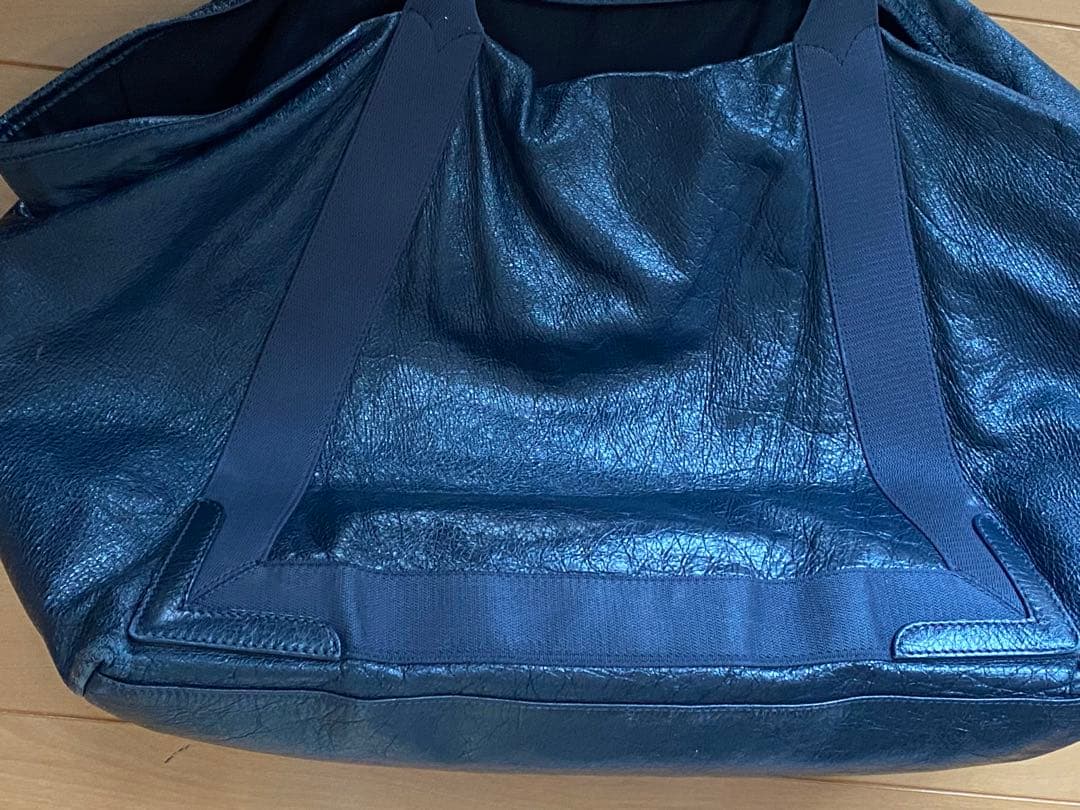 Balenciaga バレンシアガ ネイビーカバ