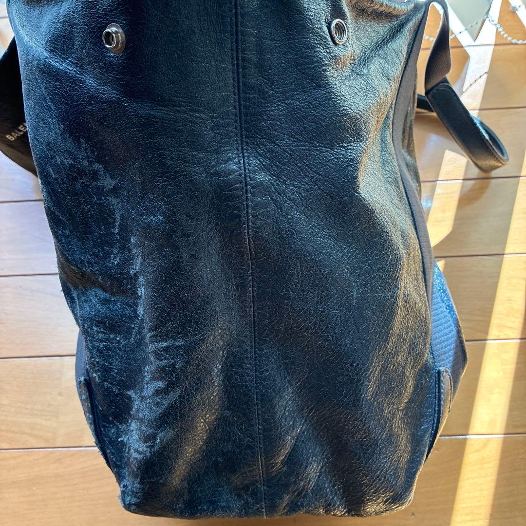 Balenciaga バレンシアガ ネイビーカバ