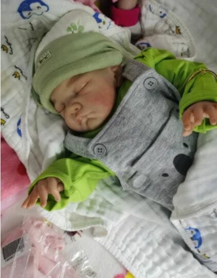 リボーンドール リアル赤ちゃん人形