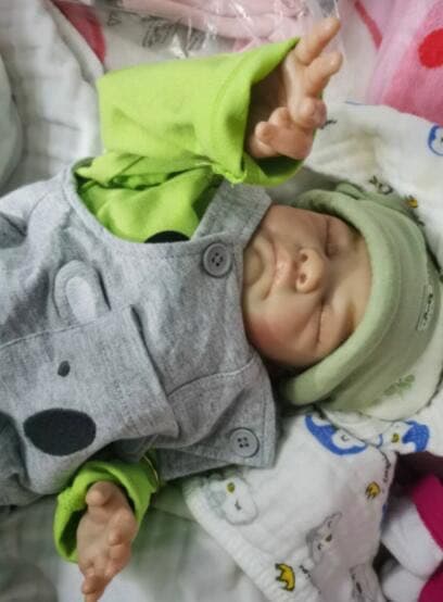 リボーンドール リアル赤ちゃん人形