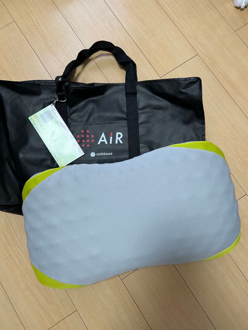 西川AIR Low 3D枕　収納ケース付