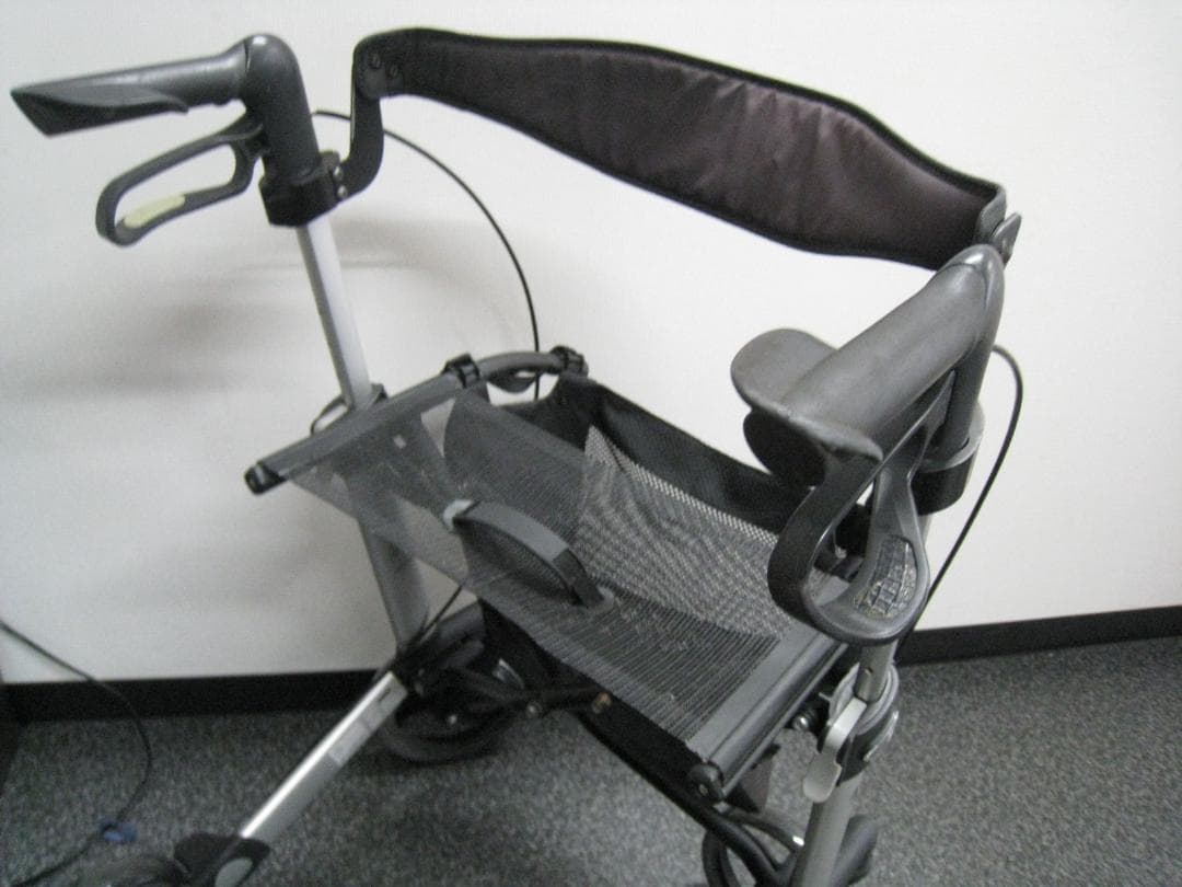 ハンディウォークＬ　GEMINO 30 歩行器 歩行車 パラマウントベッド ③