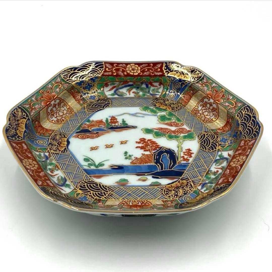 【☆素敵なお品☆】【新品】有田焼幸楽窯　錦色絵山水六角焼皿