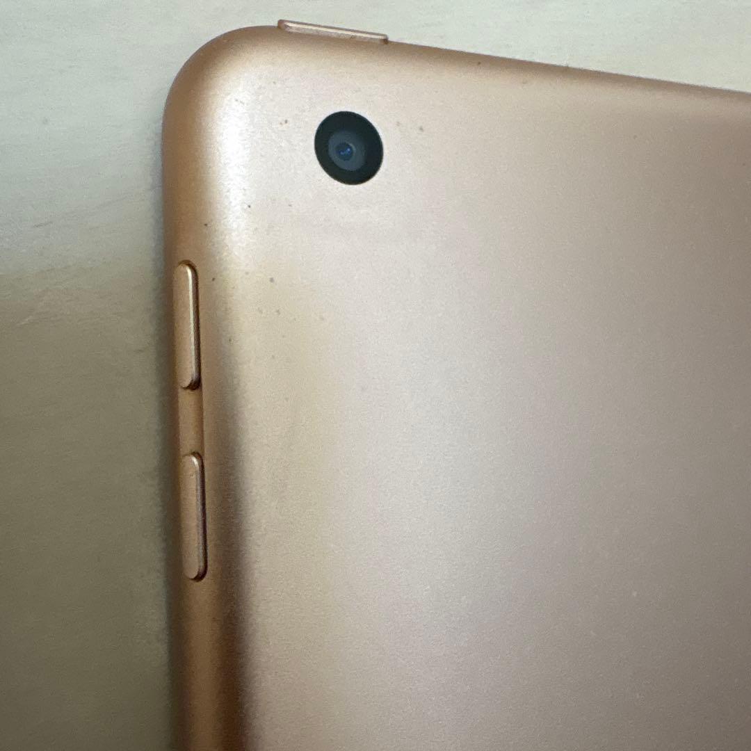 値下げApple iPad ゴールド 本体(第6世代)