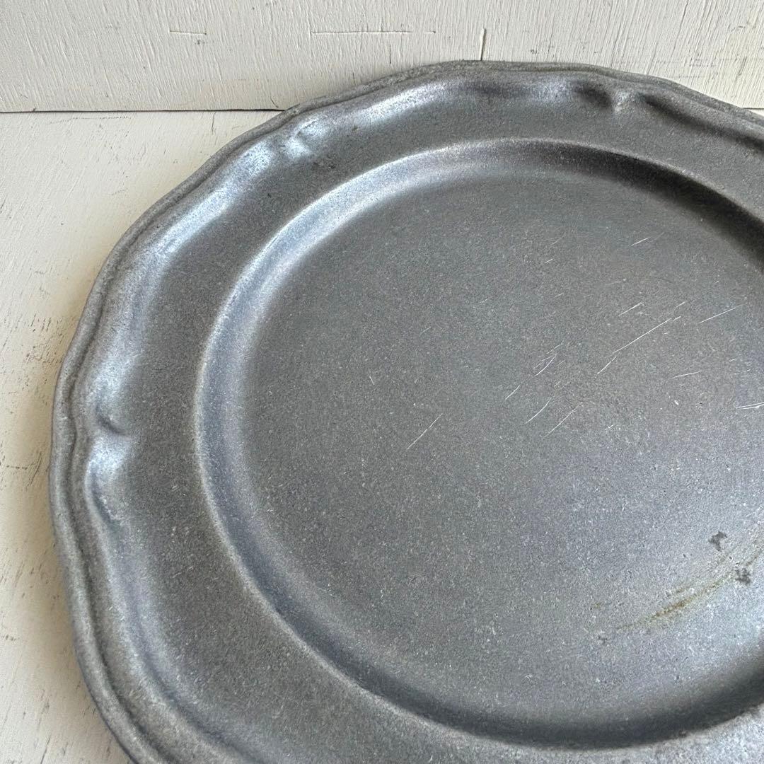 お値下！　ヴィンテージ　ピューター　花リム+八角形プレート　エタンオクタゴン２枚