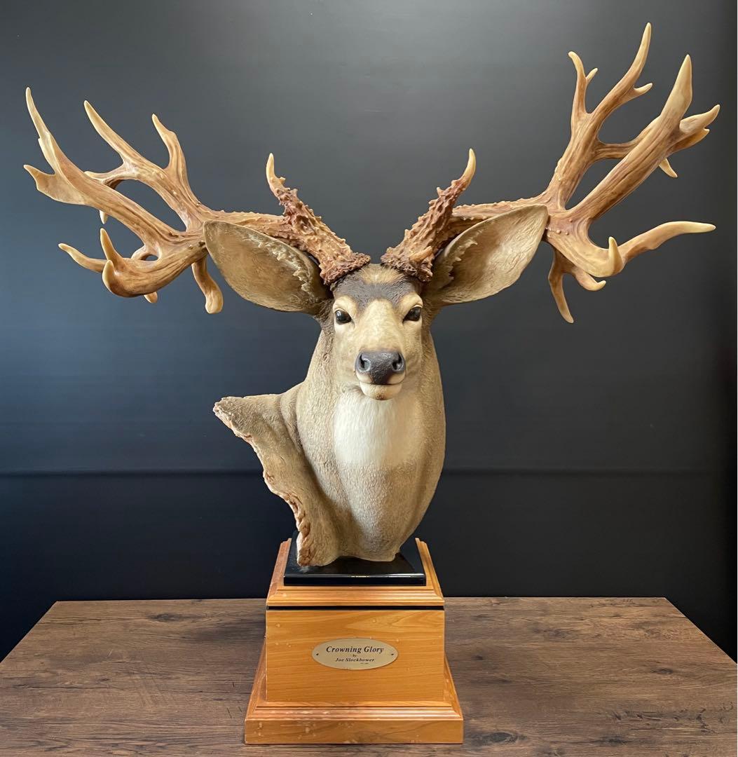 置物 CROWNING GLORY by JOE SLOCKBOWER