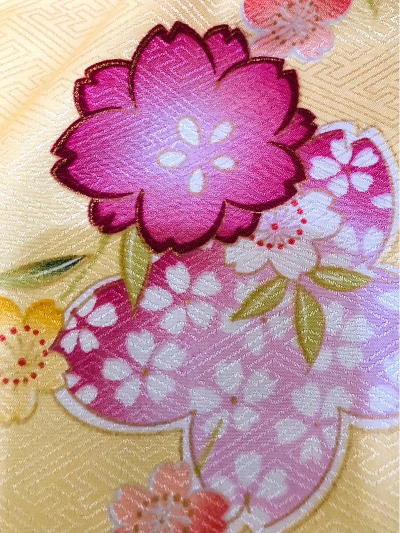 七五三七歳未使用着物‼️薄イエロー系⭐︎桜舞い散る金彩煌びやか際立つ⭐︎安心フルセット