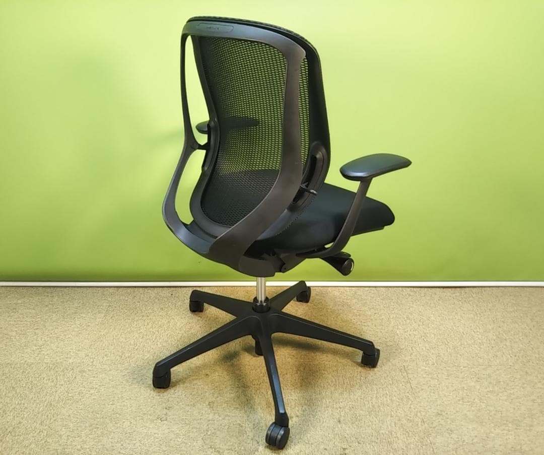 av　オカムラ　シルフィーチェア　ローバック　固定肘　前傾機能　メッシュ　中古品