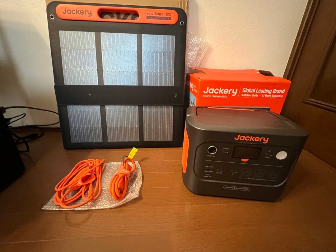 Jackery SolarSaga 100 & Explorer 1000セット