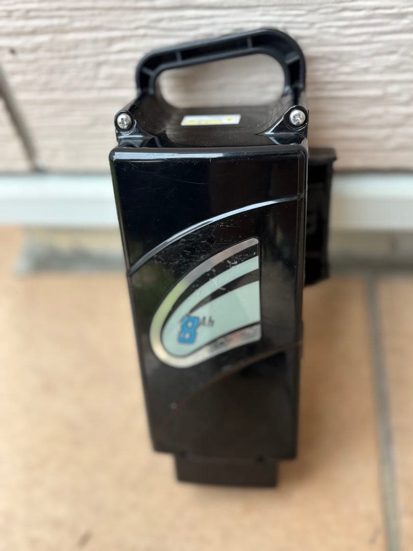 ペルテック　8Ah リチウムイオンバッテリー 本体　充電器付き