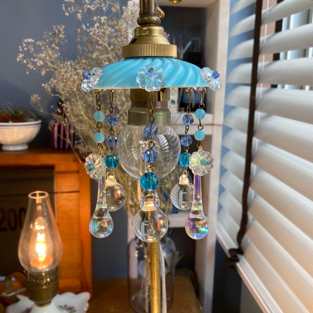 ミニシャンデリア　１９世紀　フランス　オパールセント　アンティーク　超ミニ