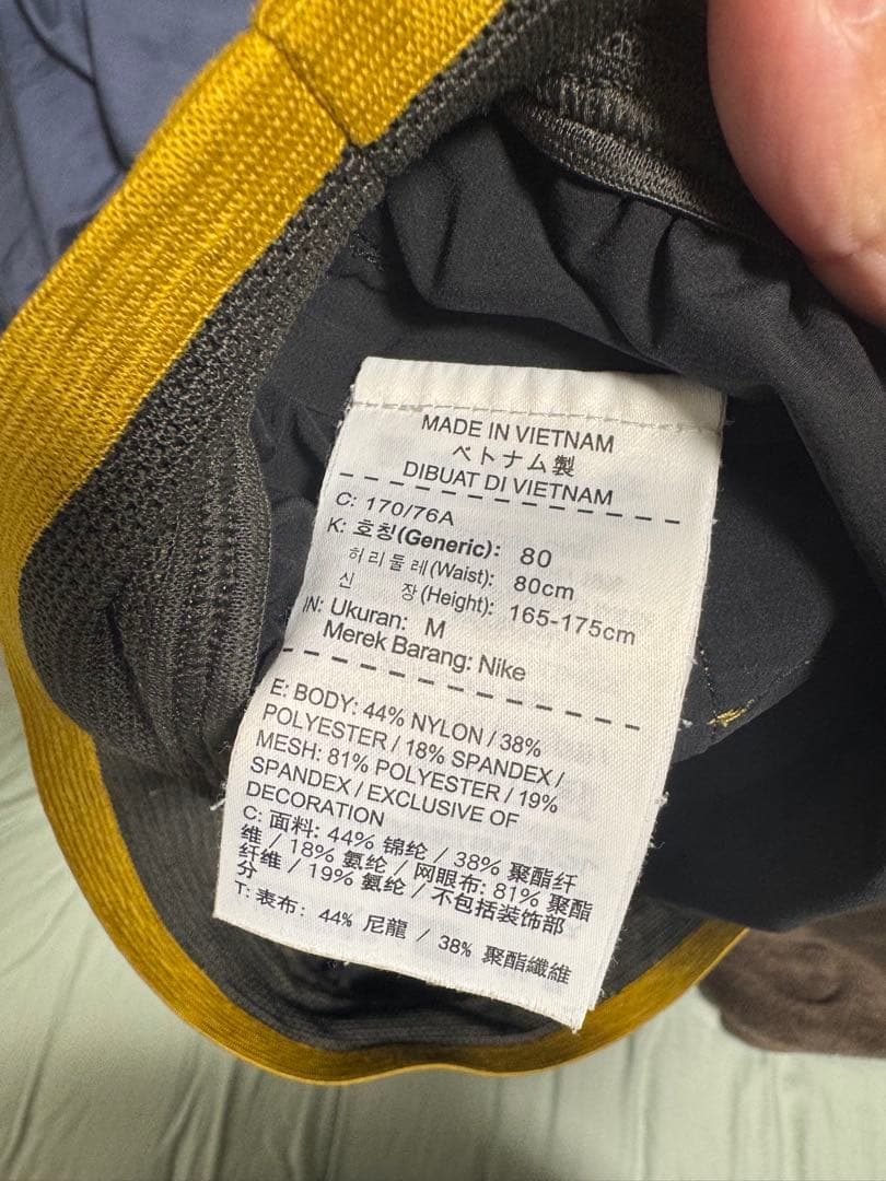 GYAKUSOU ショートパンツ 黒/黄色　サイズＭ