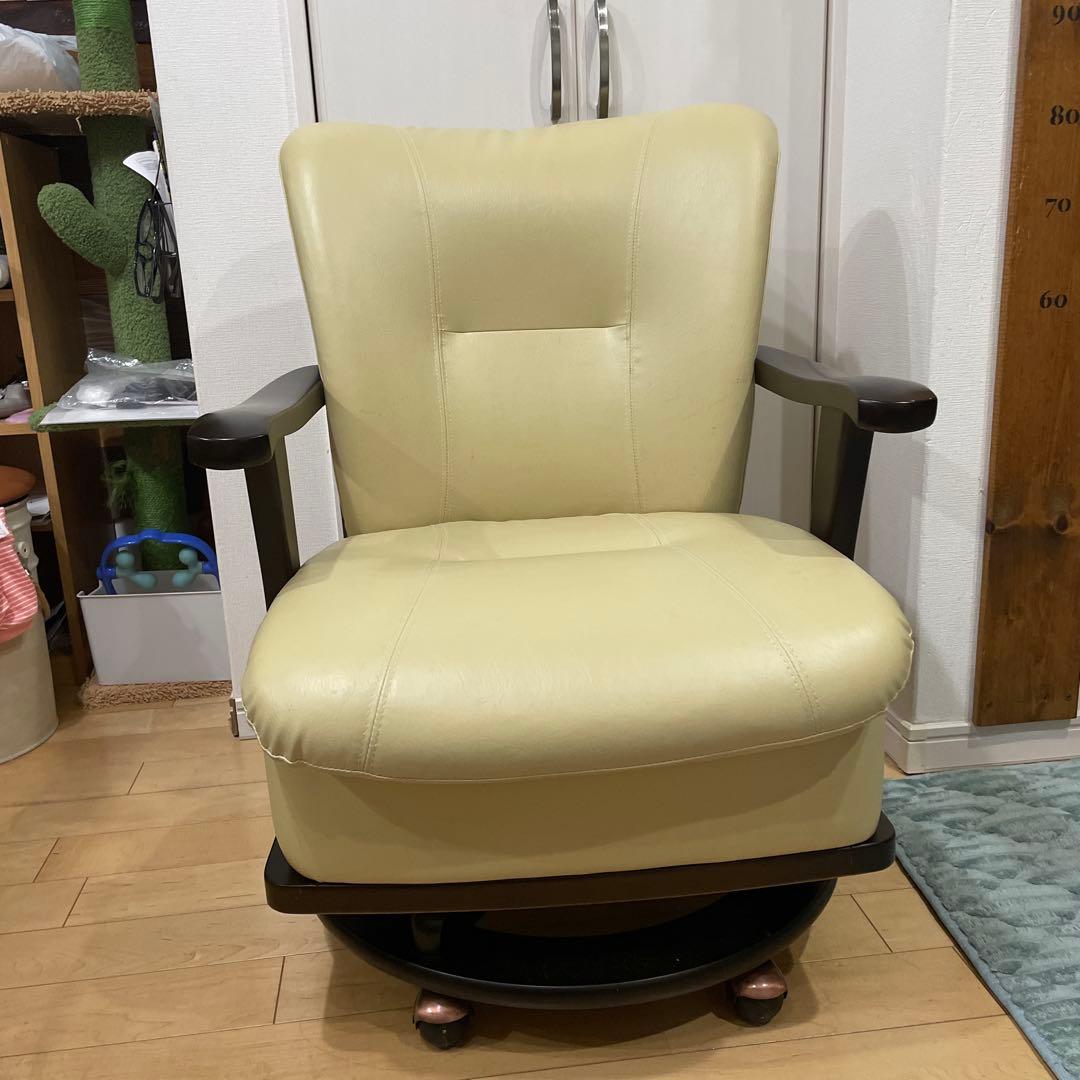 ニトリ ダイニングチェア　回転式