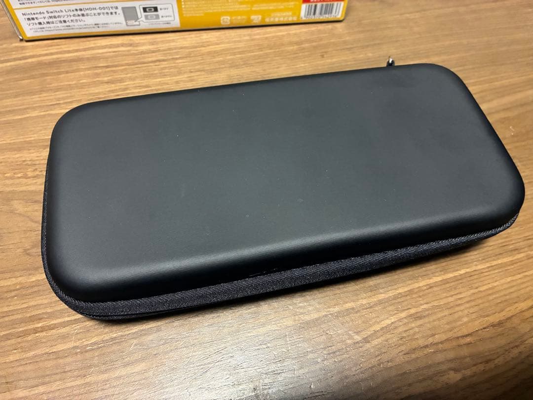 Nintendo Switch Lite イエロー　25年9月購入　極美品