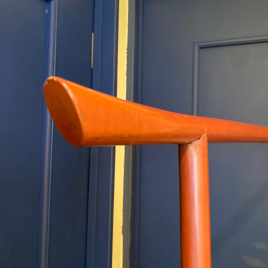 朱色の木製衣桁　高さ152 幅154 （たのメル便8600円送料込み）