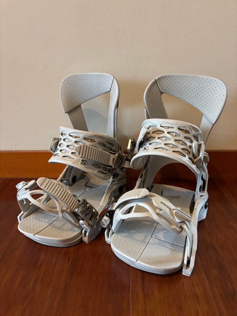 salomon HOLOGRAMスノーボード ビンディング