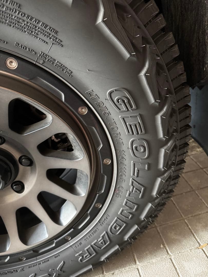 デルタフォース オーバル 17インチとGEOLANDAR X-ATの4本セット