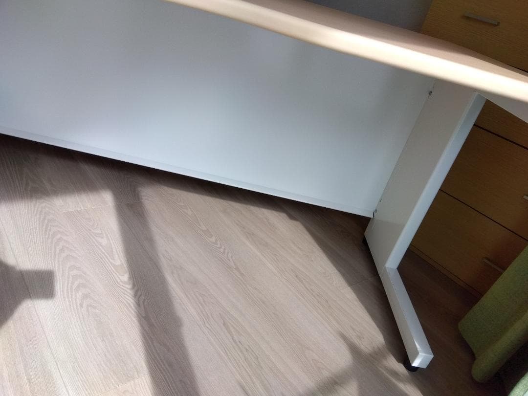 L字デスク（幅160cm×奥行(右70cm、左120cm)×高さ72cm）