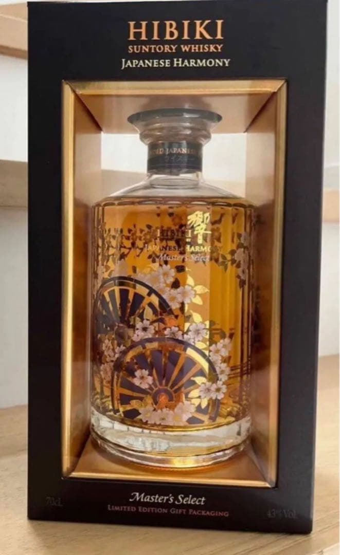 響ジャパニーズハーモニー、マスターズセレクト　海外限定　意匠ボトル　ウイスキー