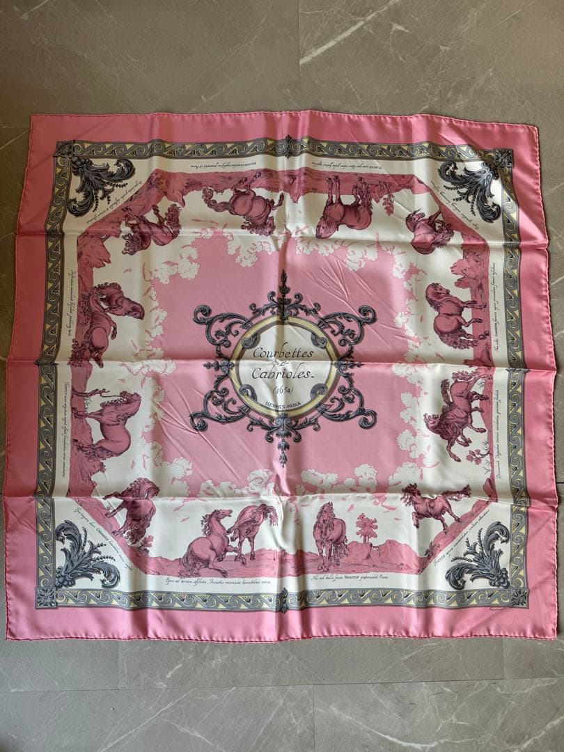 エルメス カレ90クールベットとカブリオレ ピンク シルクスカーフ 箱付