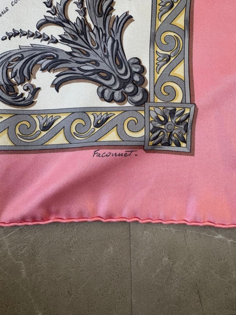 エルメス カレ90クールベットとカブリオレ ピンク シルクスカーフ 箱付