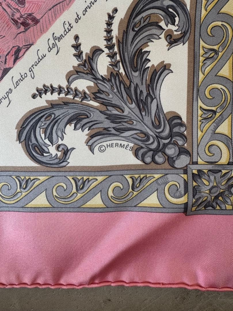 エルメス カレ90クールベットとカブリオレ ピンク シルクスカーフ 箱付