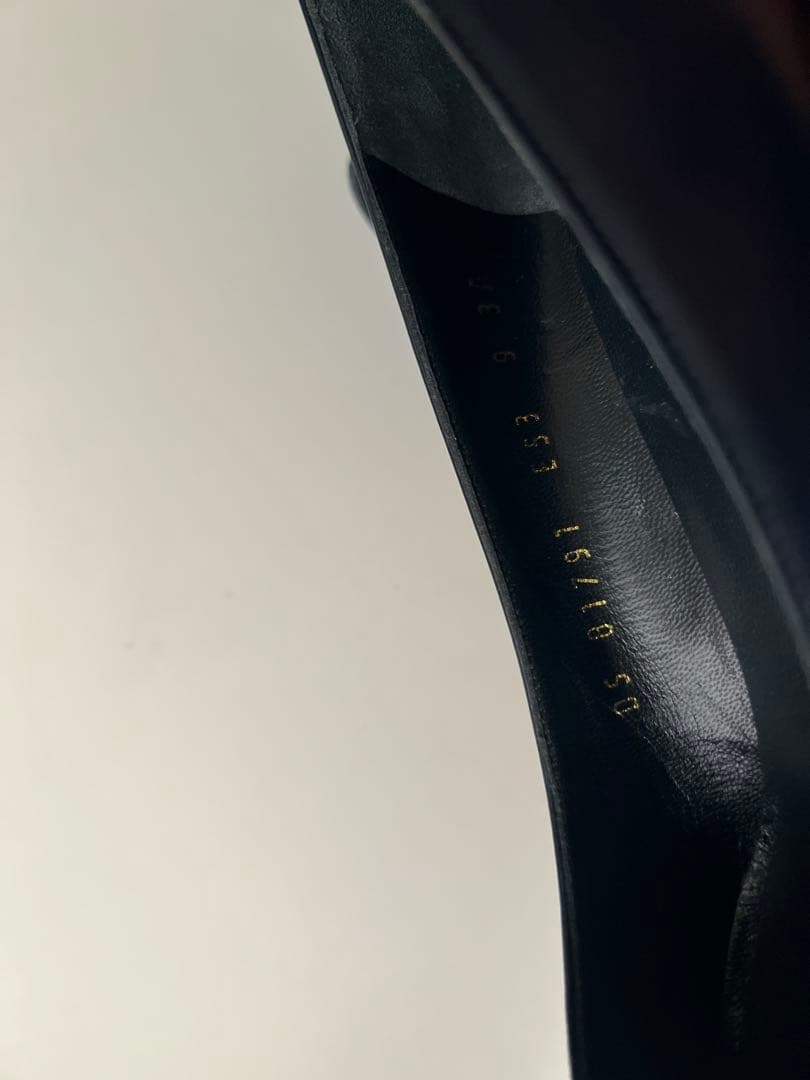 新品未使用Ferragamo 9フェラガモ濃紺 25〜25.5 ヒール5㎝