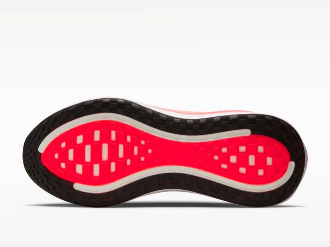 新品 ナイキ ボメロ プラス 25㎝