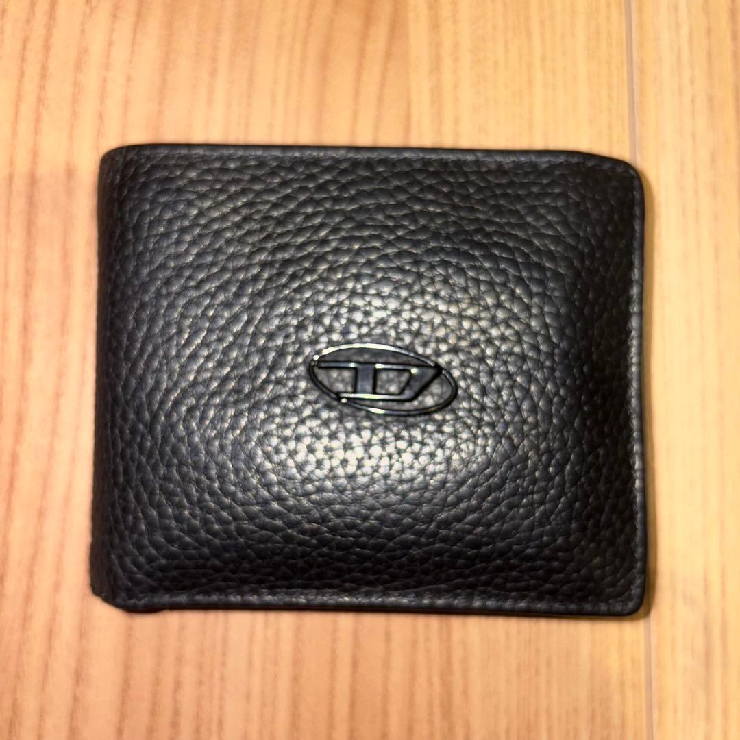 DIESEL ディーゼル 二つ折り財布 ブラック 本革 シボ革 ロゴ入り