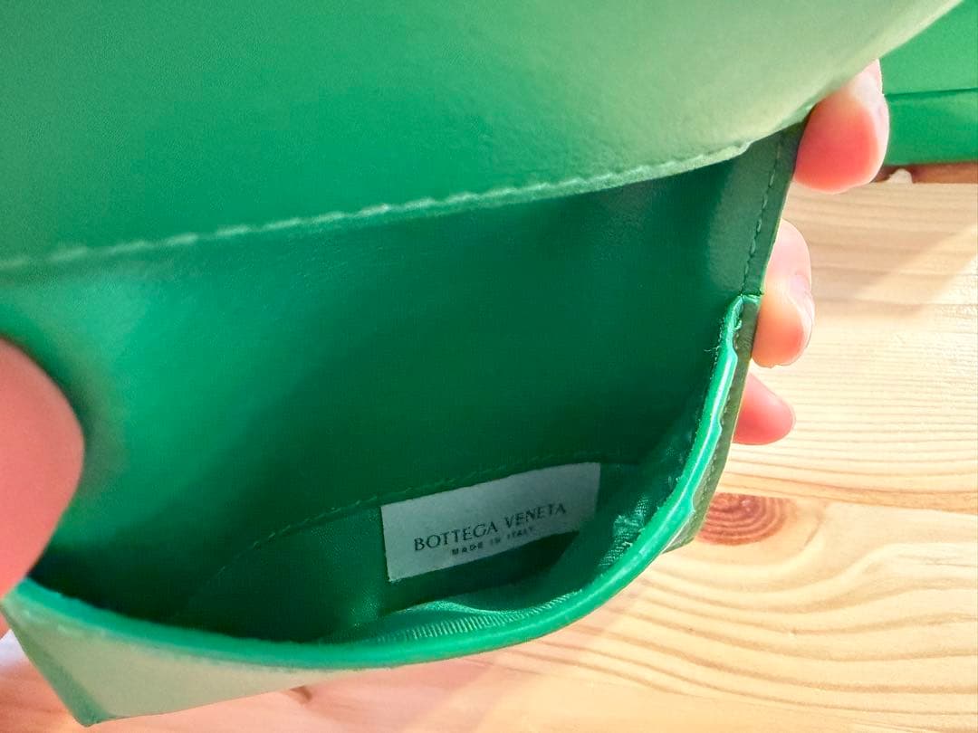 ボッテガヴェネタ カセット　コンパクトウォレット　二つ折り　正規品　箱あり