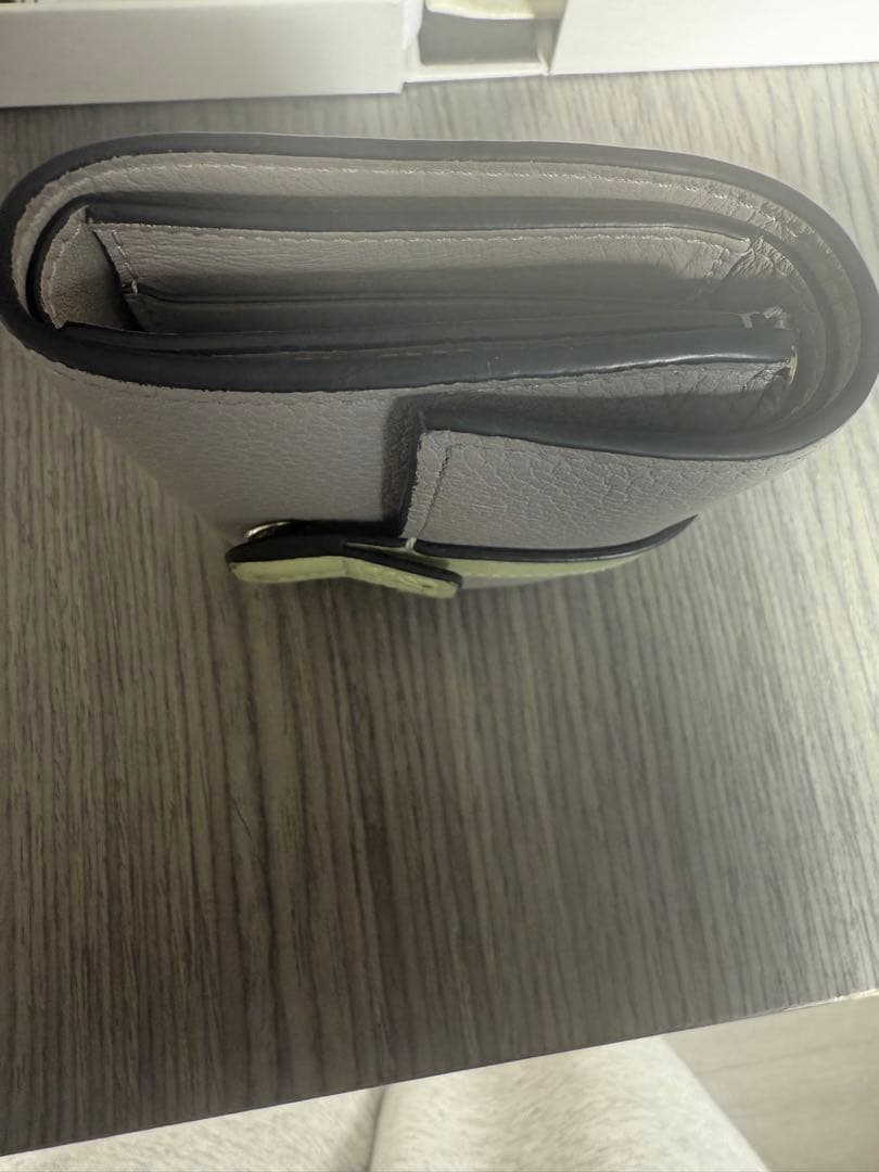 再再値下げ！LOEWE 三つ折り財布