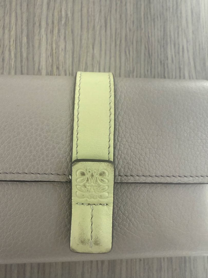 再再値下げ！LOEWE 三つ折り財布