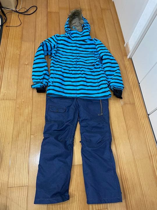 本日限定値下げ！ エスケープ SCAPE スノーボードウェア セット　上下