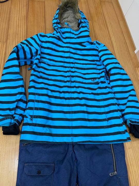 本日限定値下げ！ エスケープ SCAPE スノーボードウェア セット　上下