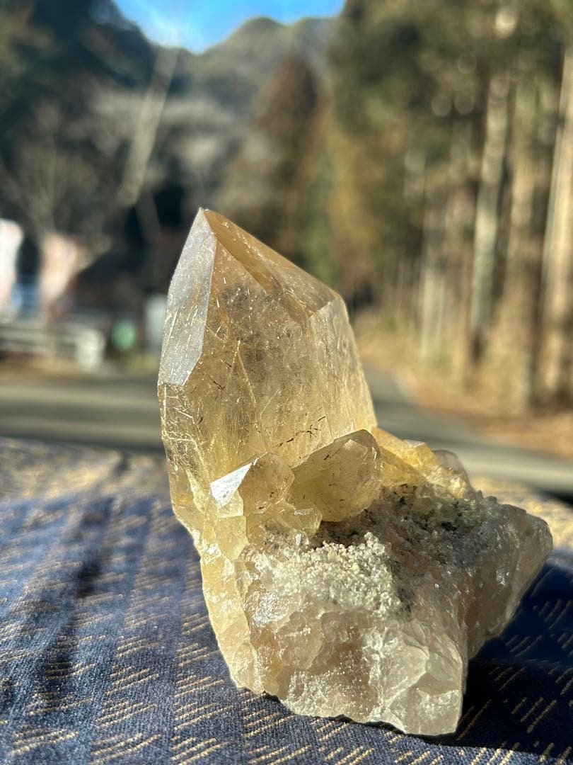 ルチレイテッドクォーツ原石AAAAA天然石母岩付　最高品質‼️大特価SALE